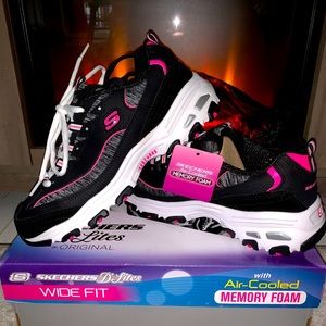 Sketchers D’Lites w/ Memory Foam